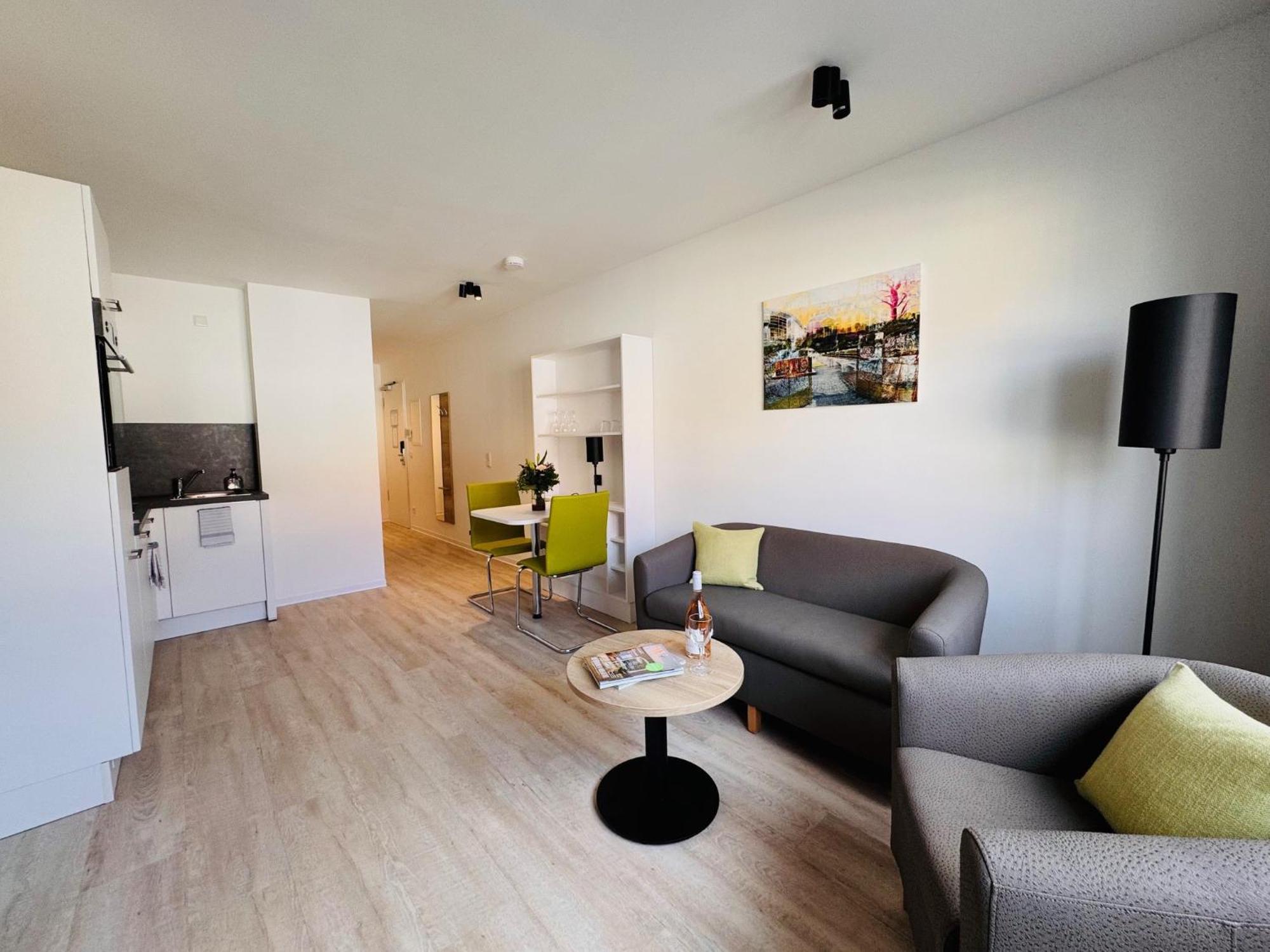Adapt Aparthotel *